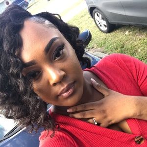 Meet your Posher, Fatima